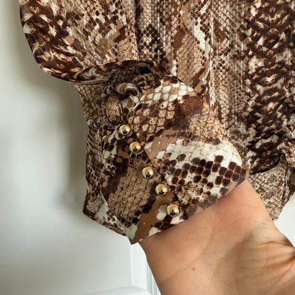 Blusa elegante en estampado animal print - H&M - Picture 6 of 6